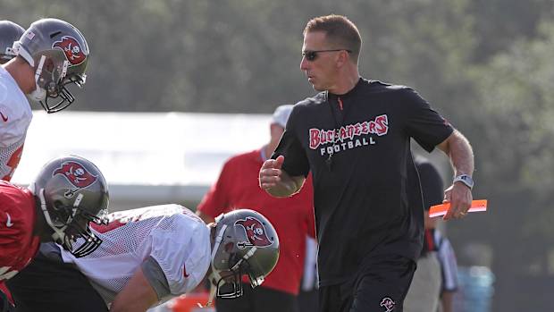 Bob Ligashesky coaches Tampa Bay Bucs